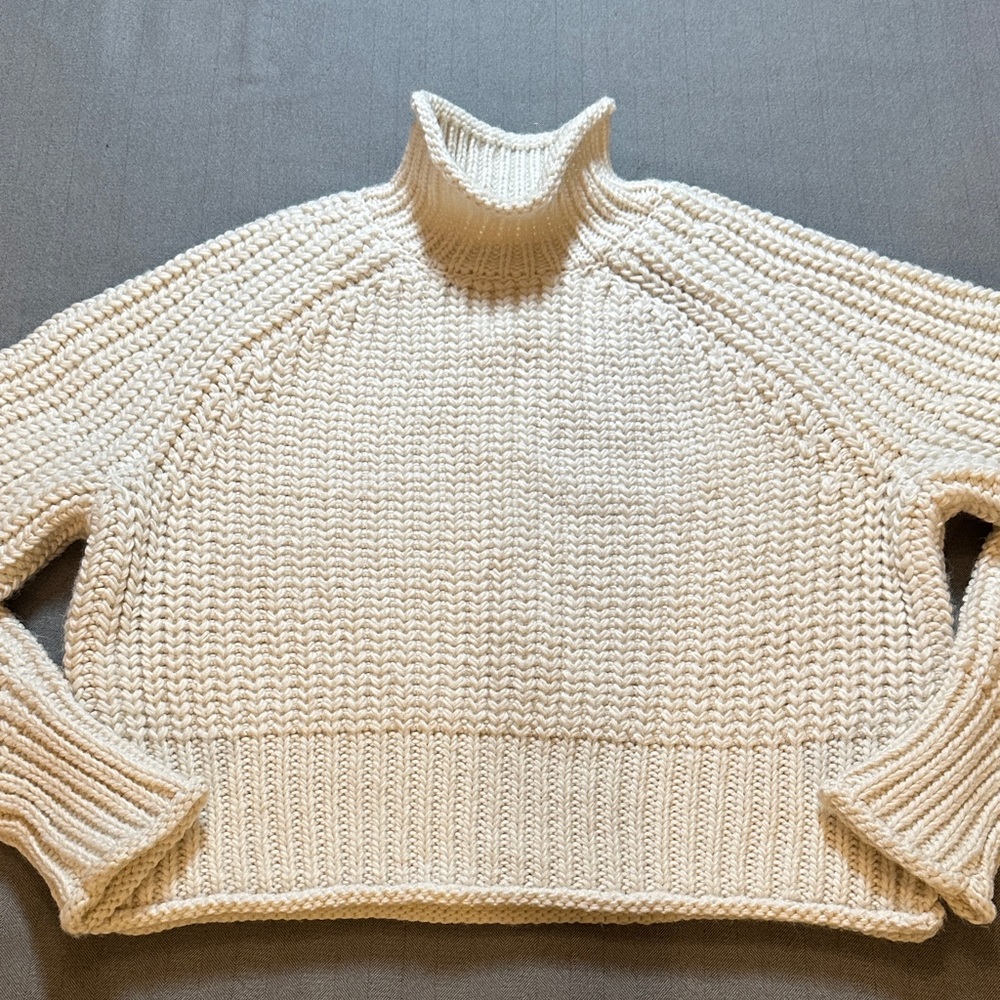 H&M Cropped Chunky Turtleneck Sweater - Off White S